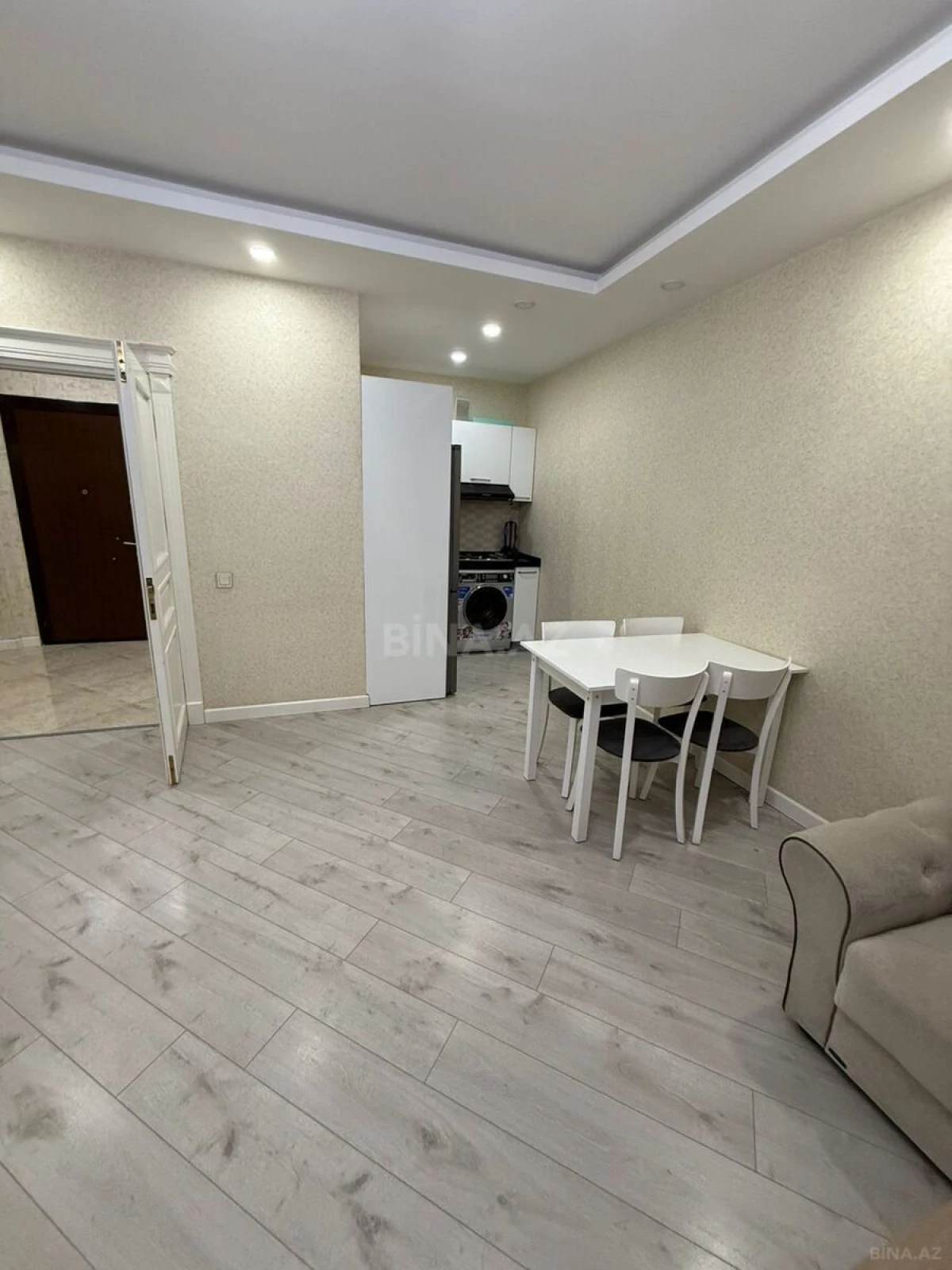 Kirayə verilir 2 otaqlı mənzil 70 m²