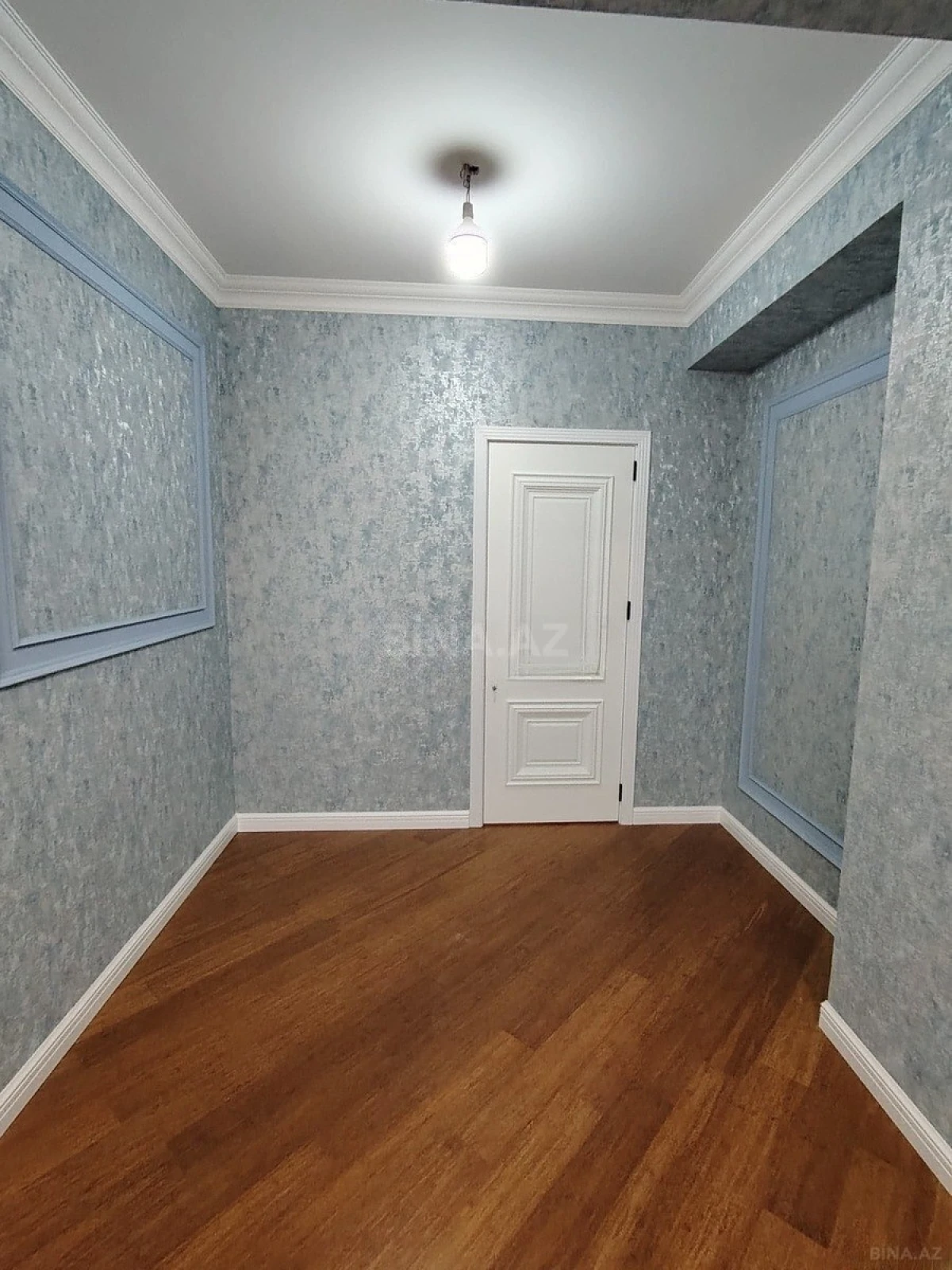 Satılır 4 otaqlı mənzil 143 m²