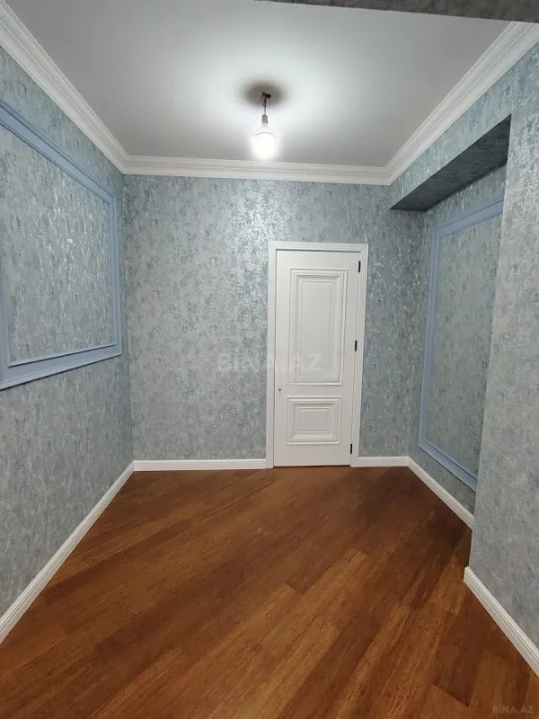 Satılır 4 otaqlı mənzil 143 m²