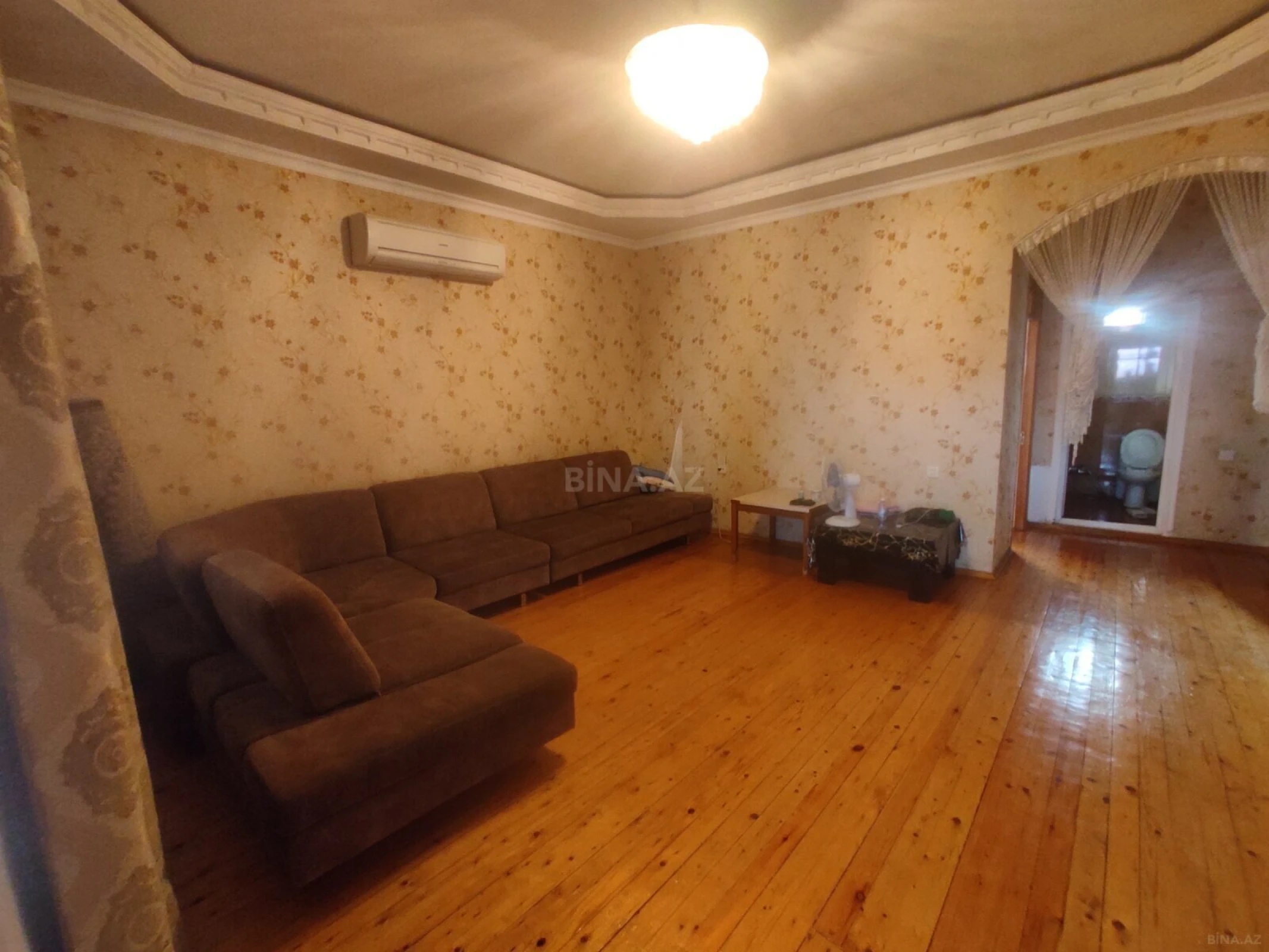 Satılır 8 otaqlı həyət evi 150 m²