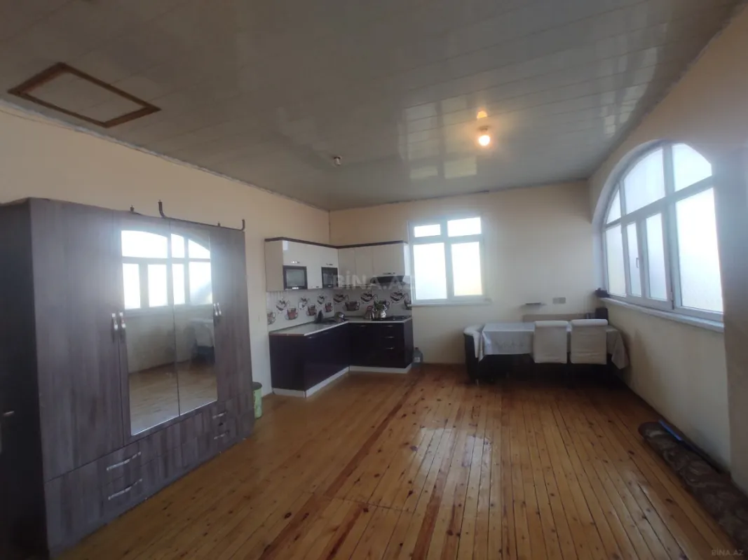 Satılır 8 otaqlı həyət evi 150 m²