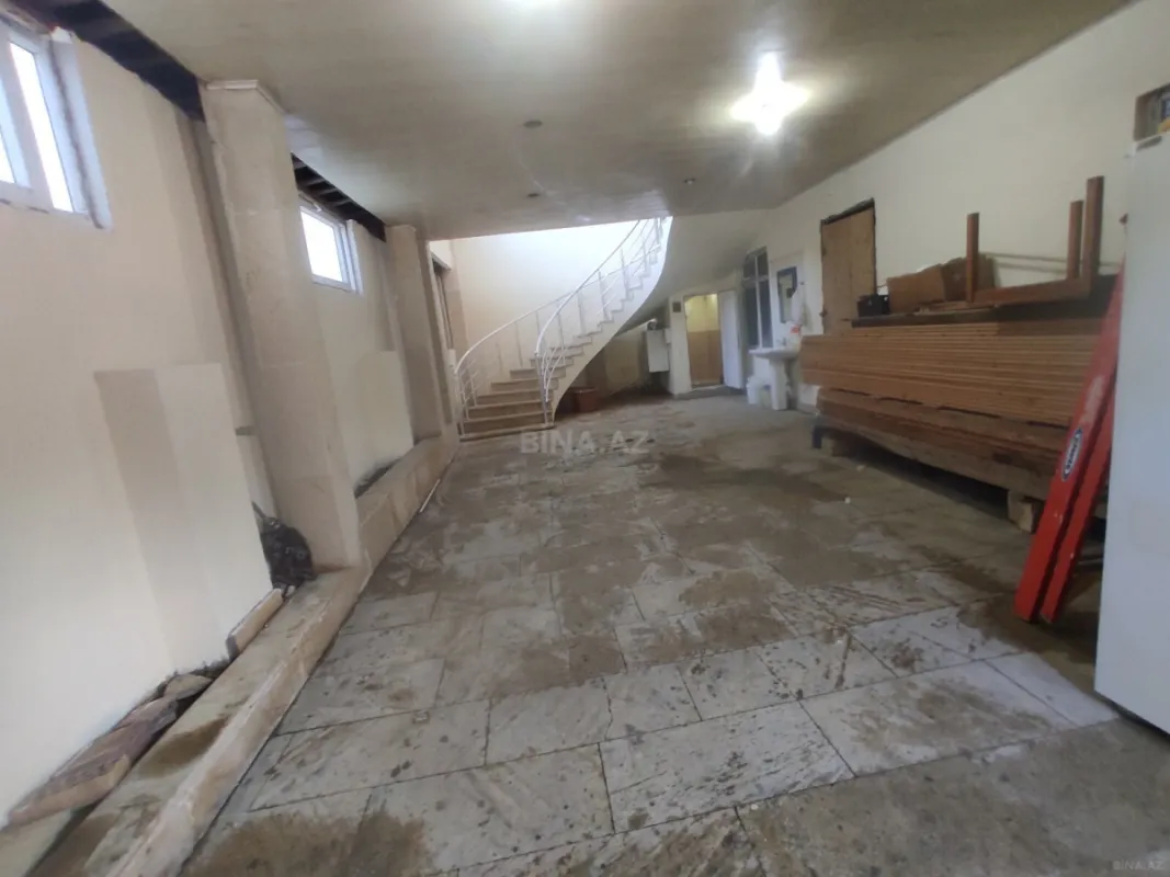 Satılır 8 otaqlı həyət evi 150 m²