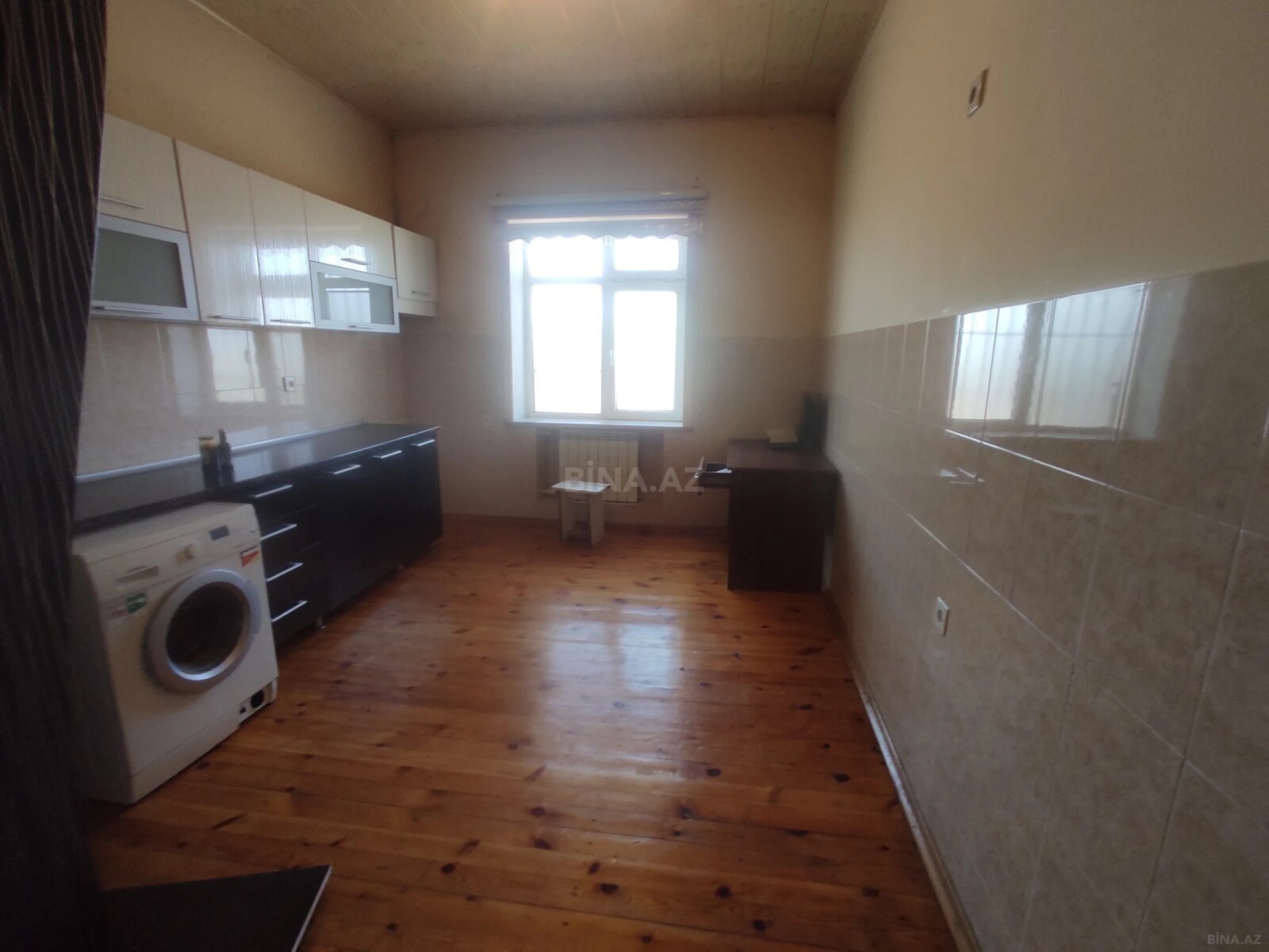 Satılır 8 otaqlı həyət evi 150 m²