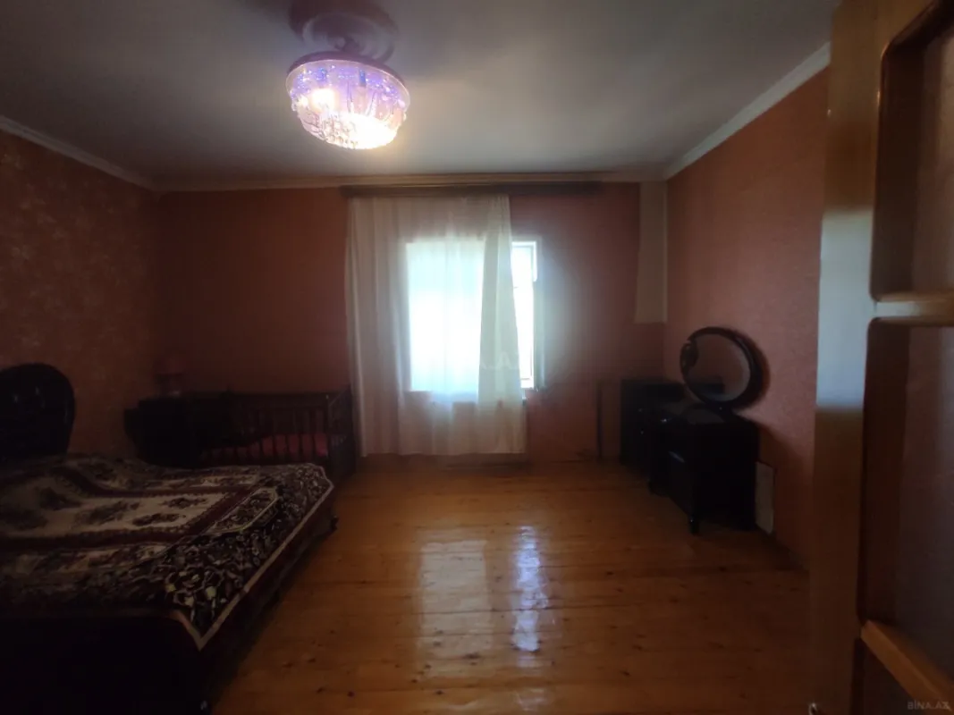 Satılır 8 otaqlı həyət evi 150 m²