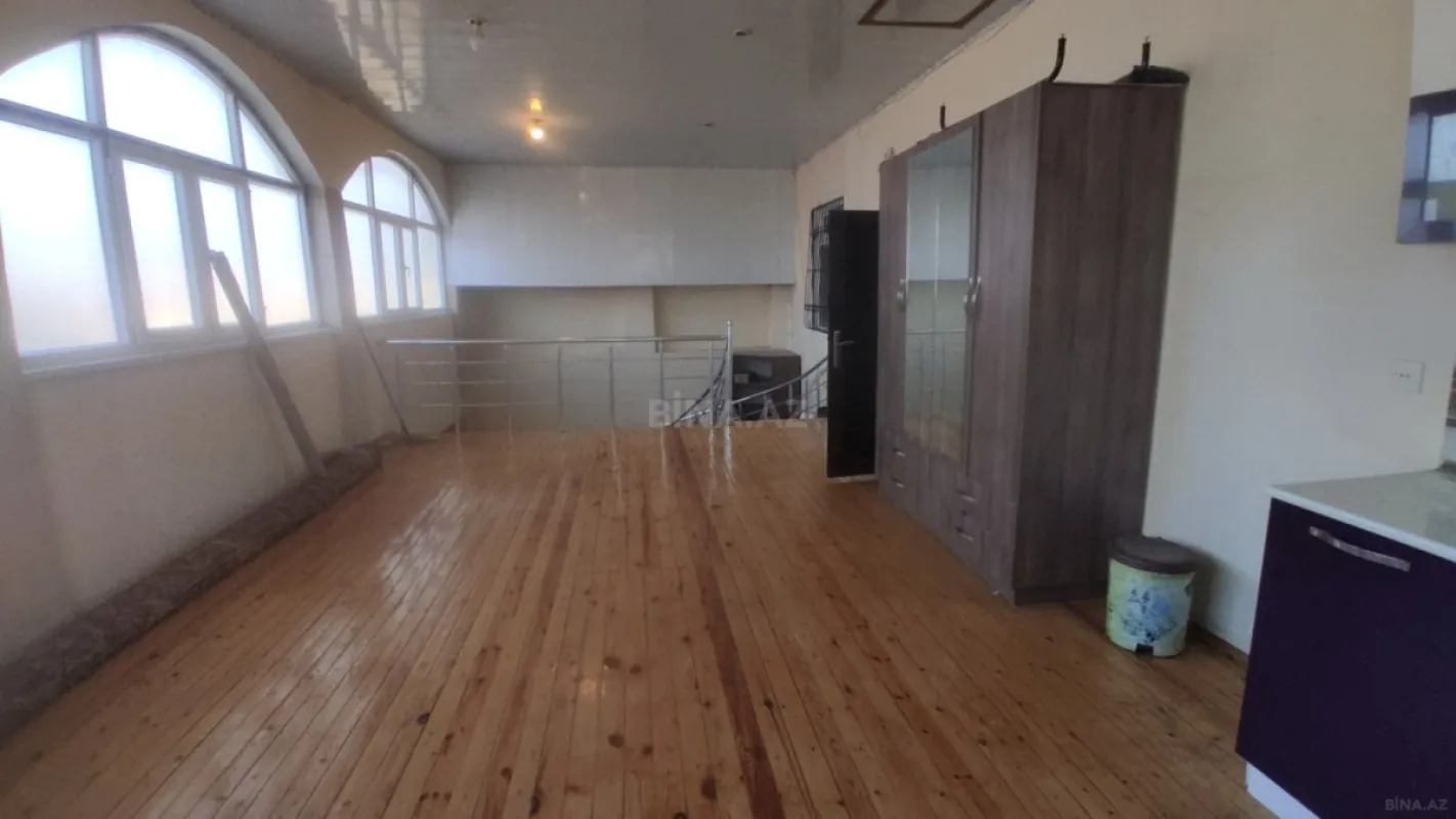 Satılır 8 otaqlı həyət evi 150 m²