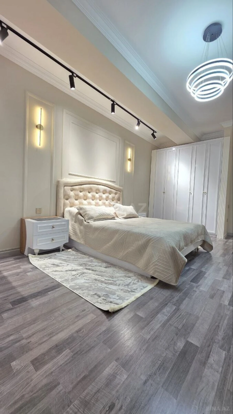 Satılır 2 otaqlı mənzil 98 m²