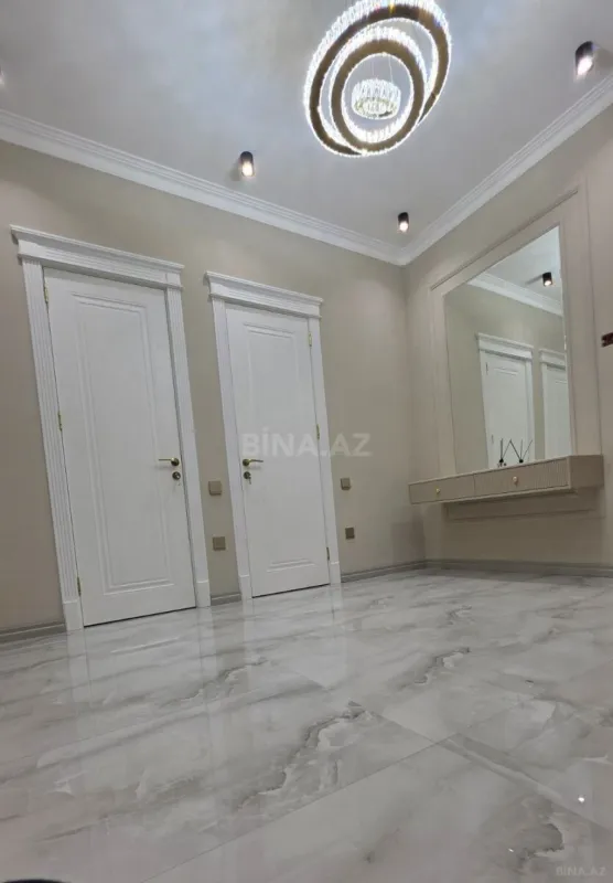 Satılır 2 otaqlı mənzil 98 m²