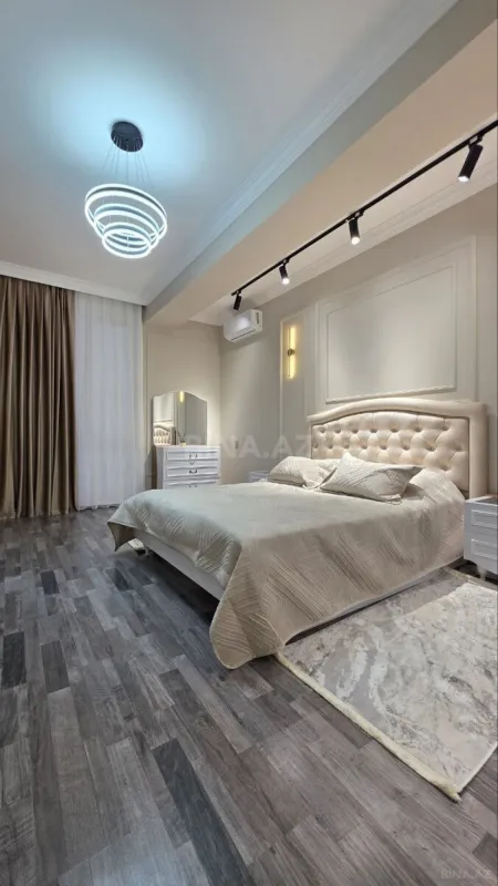 Satılır 2 otaqlı mənzil 98 m²