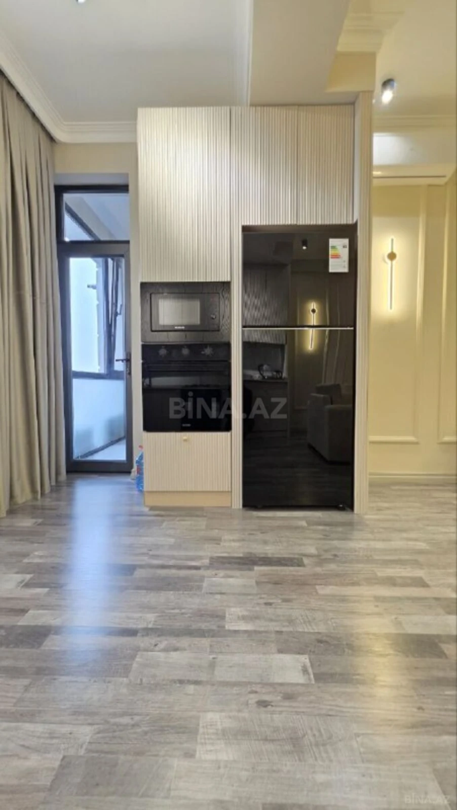 Satılır 2 otaqlı mənzil 98 m²