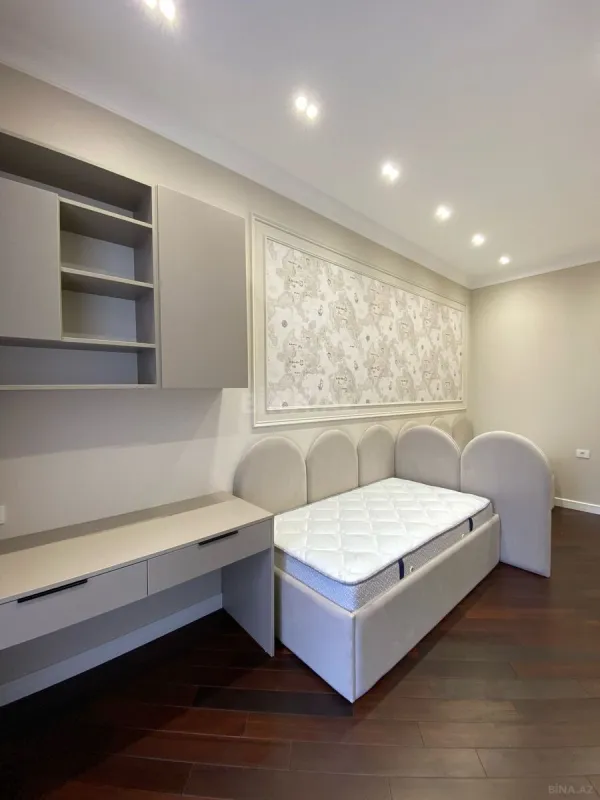 Kirayə verilir 3 otaqlı mənzil 130 m²