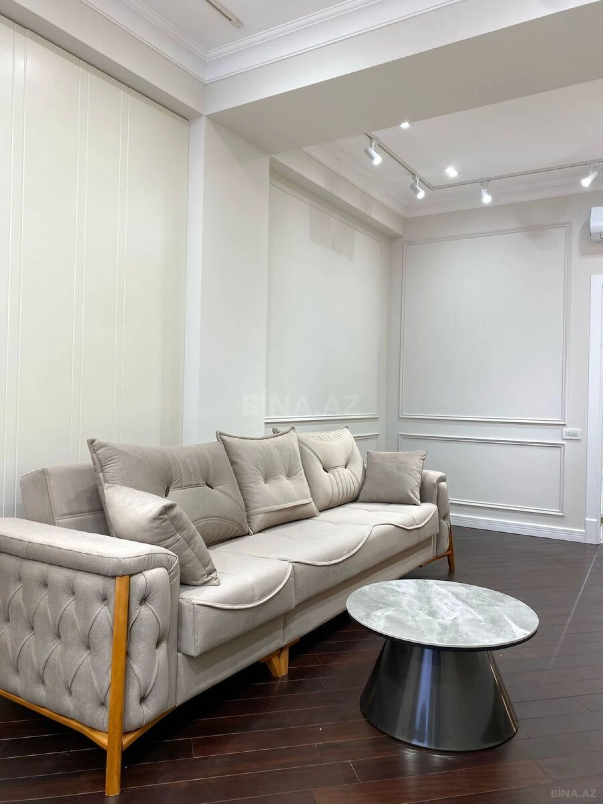 Kirayə verilir 3 otaqlı mənzil 130 m²