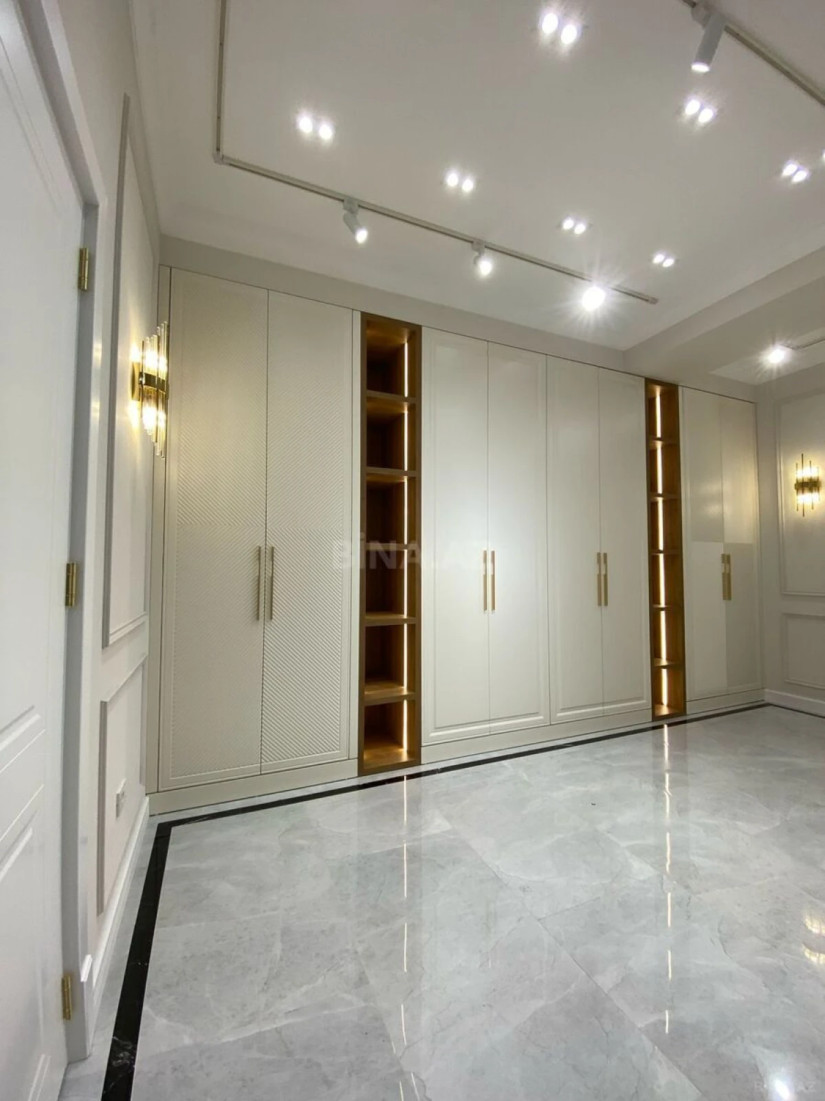 Kirayə verilir 3 otaqlı mənzil 130 m²