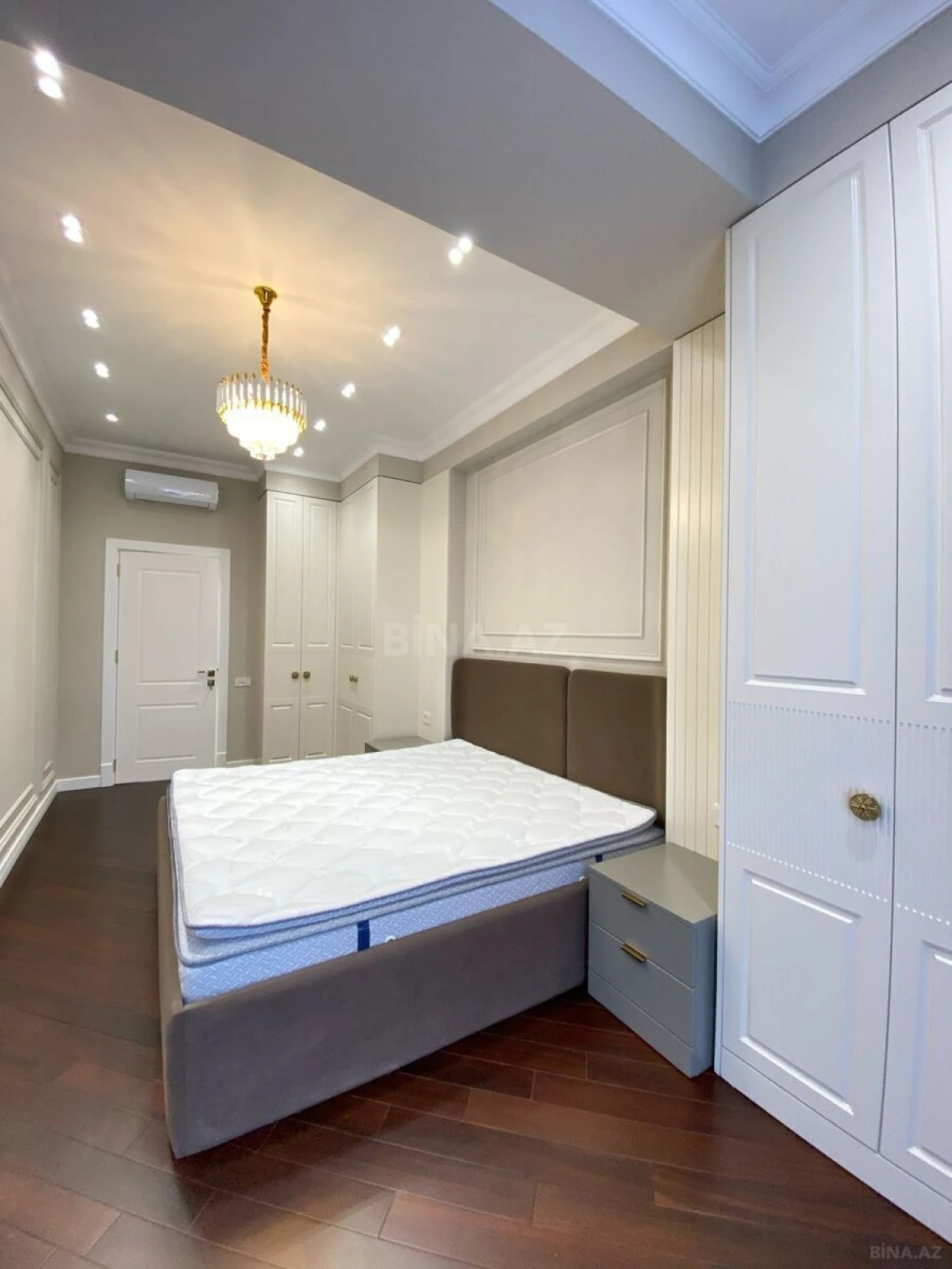 Kirayə verilir 3 otaqlı mənzil 130 m²