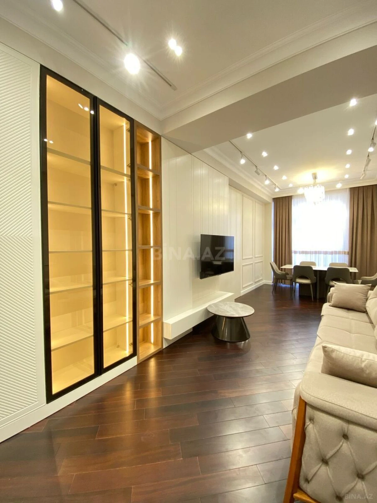 Kirayə verilir 3 otaqlı mənzil 130 m²