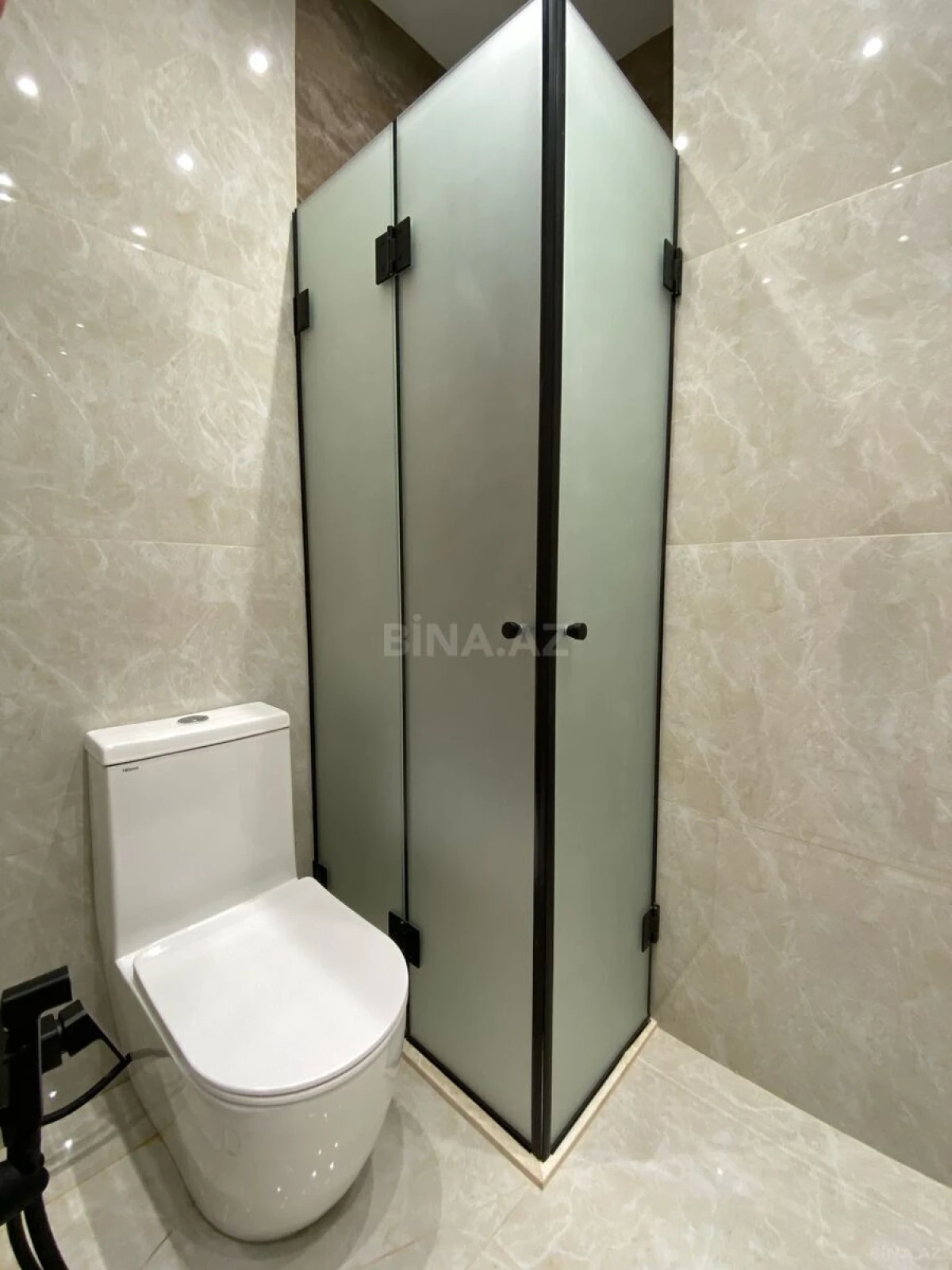 Kirayə verilir 3 otaqlı mənzil 130 m²