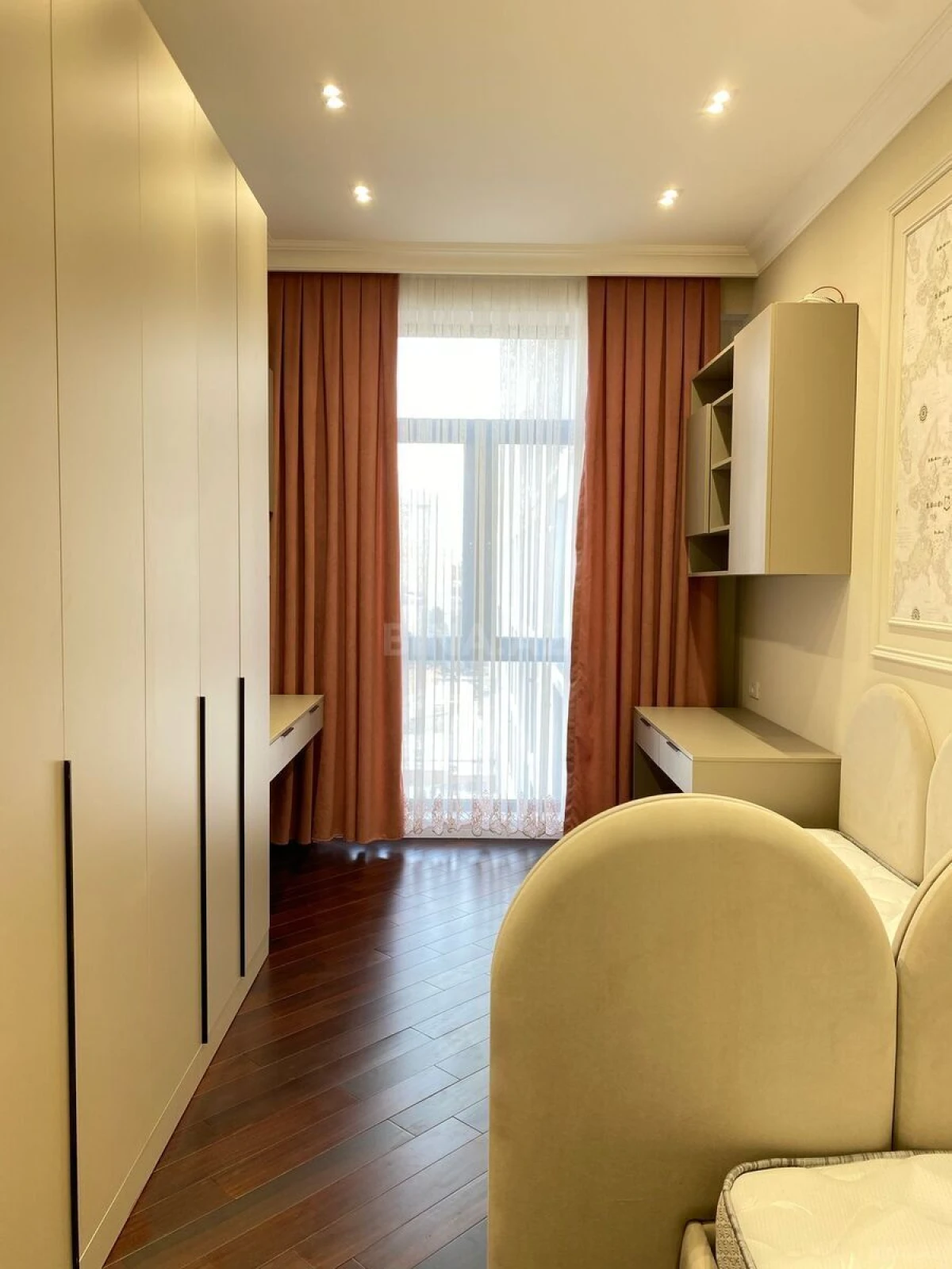 Kirayə verilir 3 otaqlı mənzil 130 m²