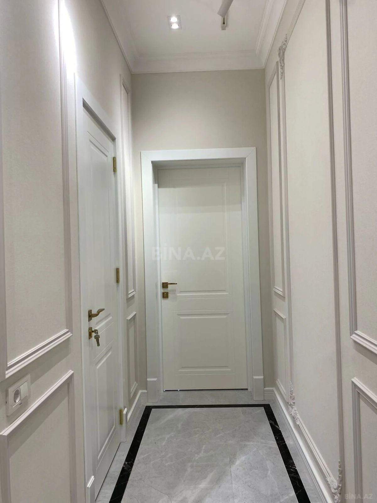 Kirayə verilir 3 otaqlı mənzil 130 m²
