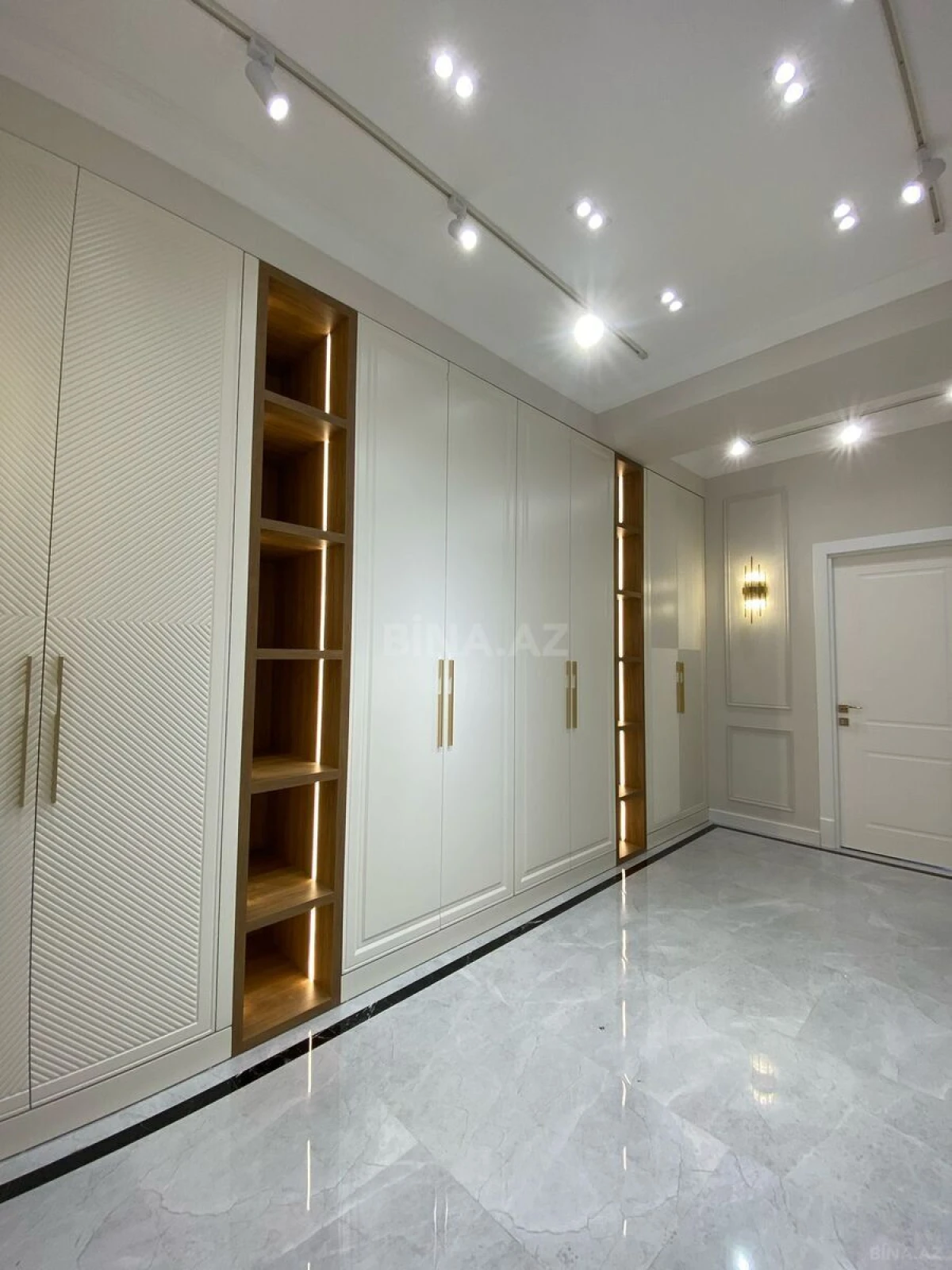 Kirayə verilir 3 otaqlı mənzil 130 m²