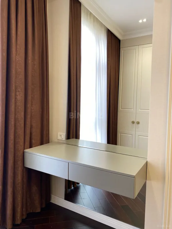 Kirayə verilir 3 otaqlı mənzil 130 m²