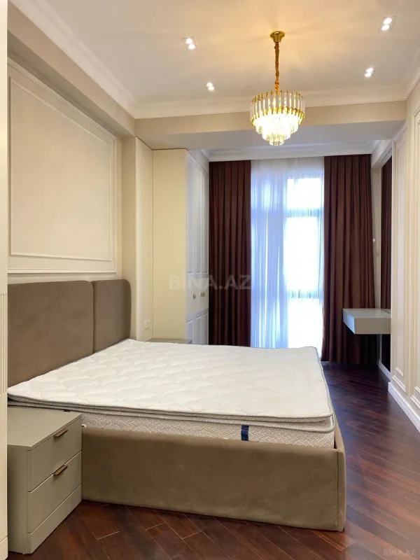 Kirayə verilir 3 otaqlı mənzil 130 m²