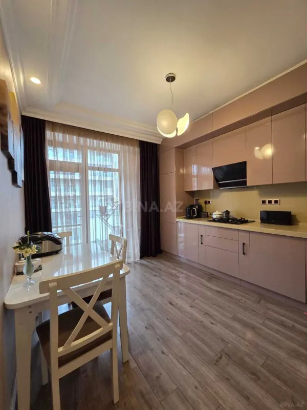 Satılır 3 otaqlı mənzil 100 m²