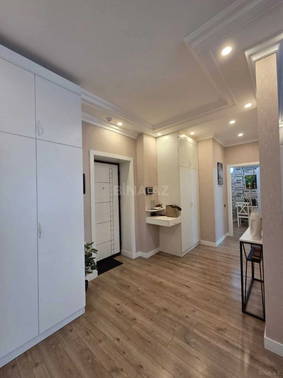 Satılır 3 otaqlı mənzil 100 m²