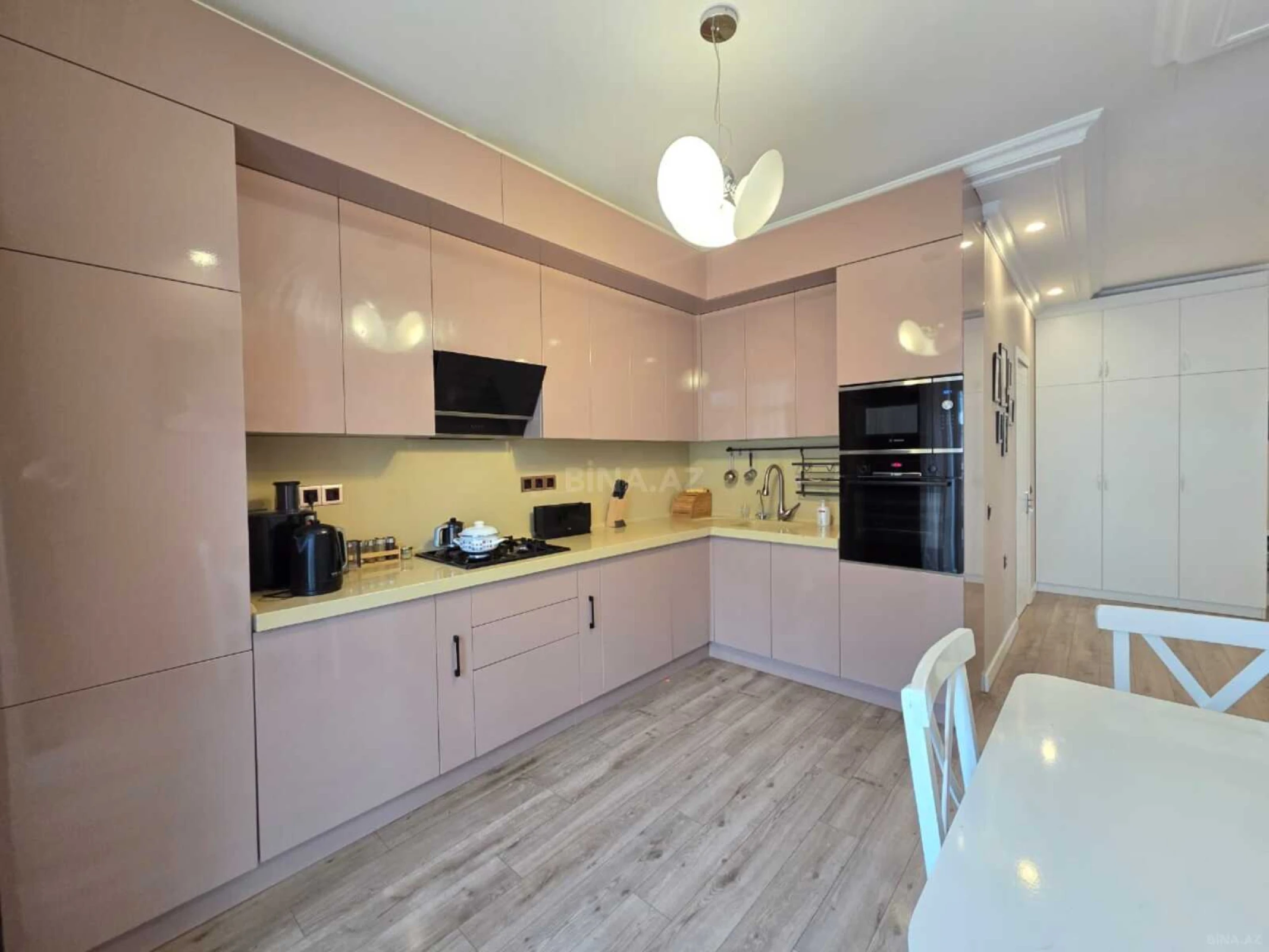 Satılır 3 otaqlı mənzil 100 m²