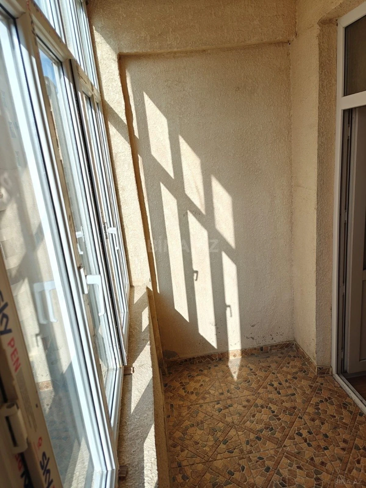 Kirayə verilir 3 otaqlı mənzil 102 m²