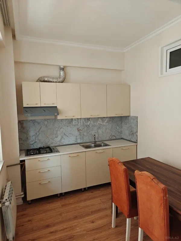 Kirayə verilir 3 otaqlı mənzil 102 m²
