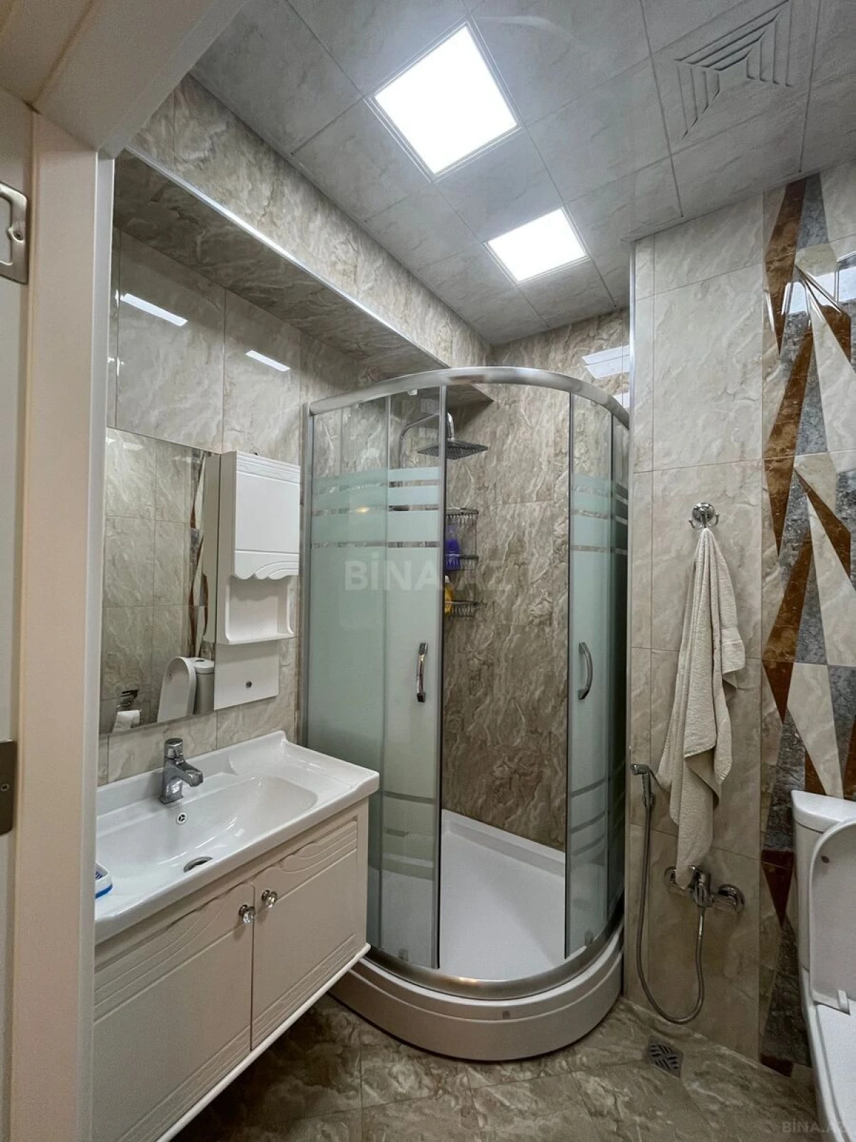 Satılır 3 otaqlı mənzil 110 m²