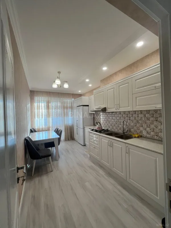 Satılır 3 otaqlı mənzil 110 m²