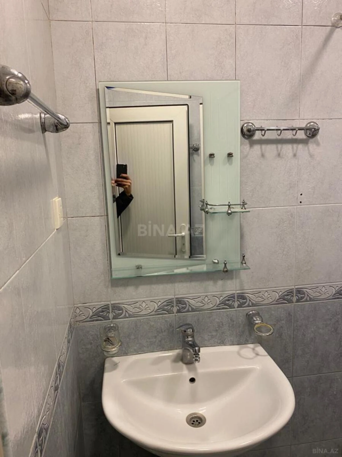 Kirayə verilir 2 otaqlı mənzil 60 m²