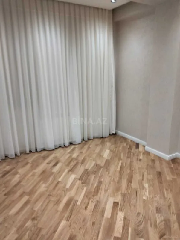 Satılır 3 otaqlı mənzil 105 m²