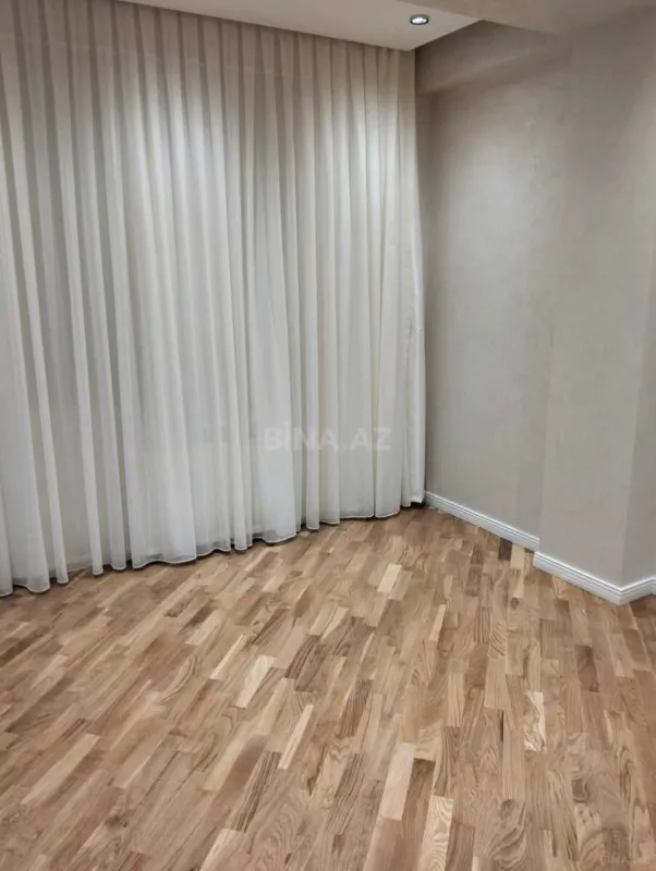 Satılır 3 otaqlı mənzil 105 m²