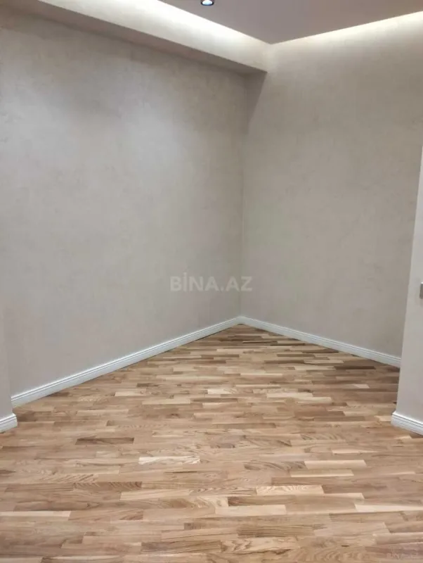 Satılır 3 otaqlı mənzil 105 m²