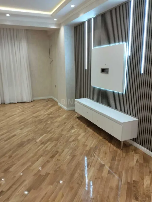 Satılır 3 otaqlı mənzil 105 m²
