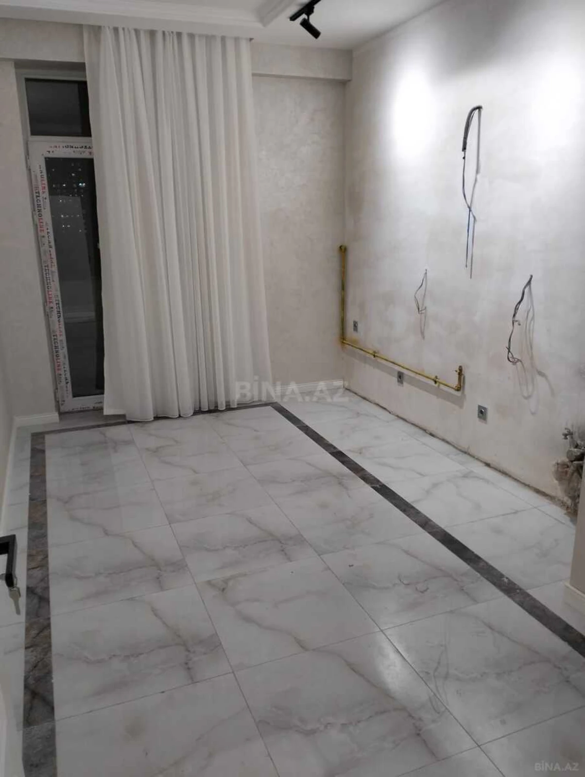 Satılır 3 otaqlı mənzil 105 m²