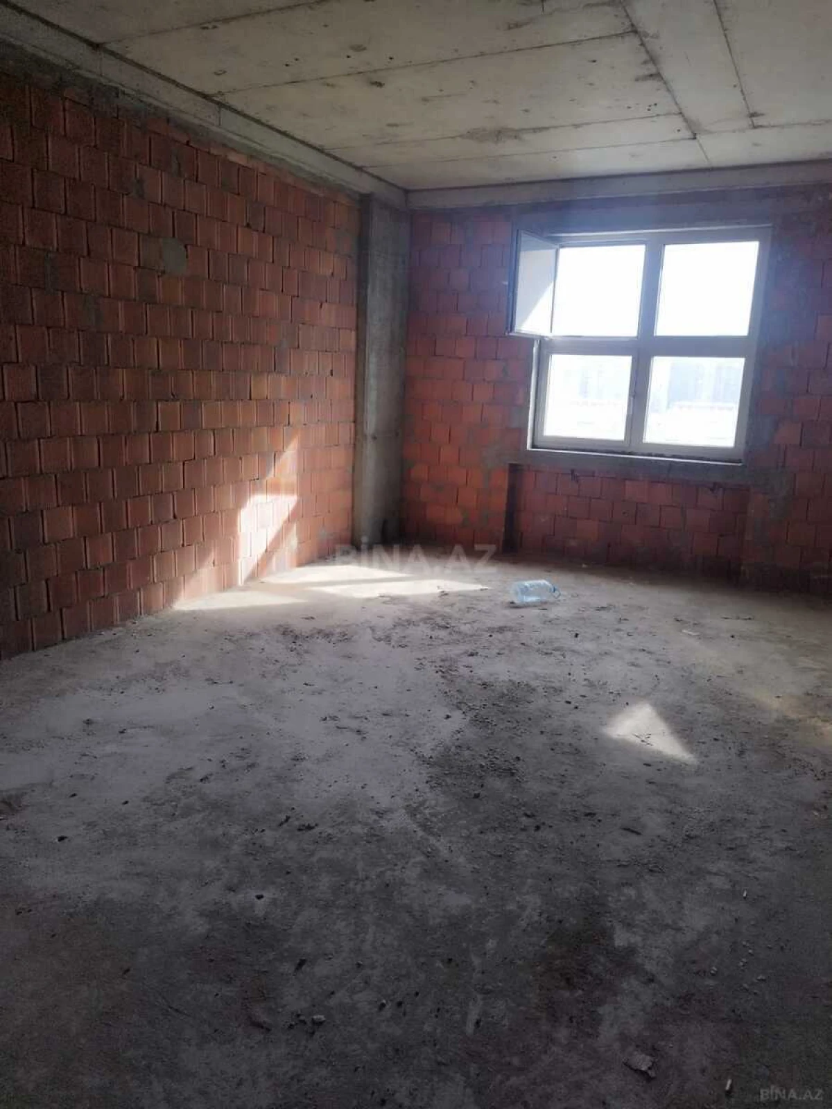 Satılır 2 otaqlı mənzil 95 m²
