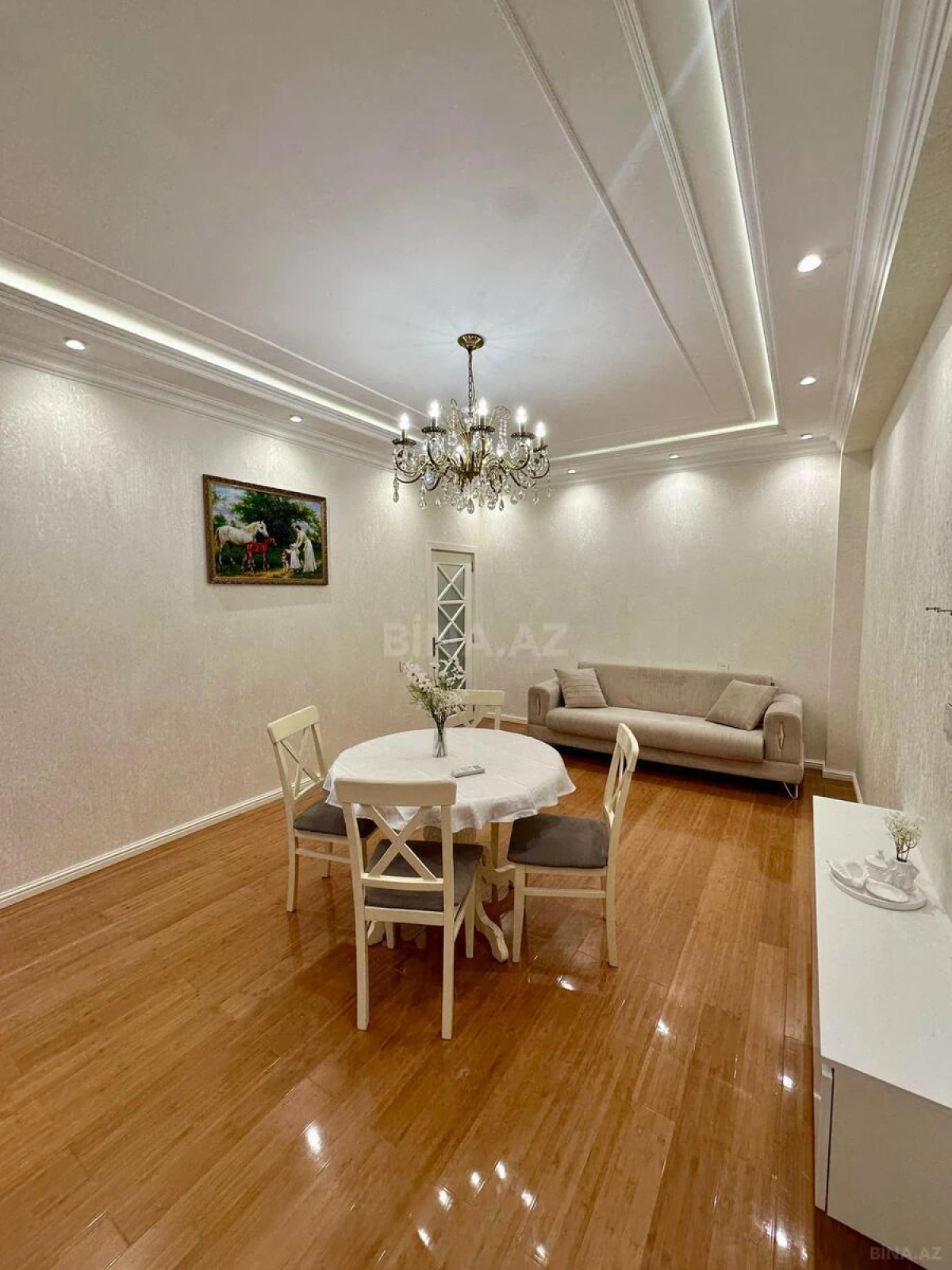 Satılır 2 otaqlı mənzil 65.7 m²