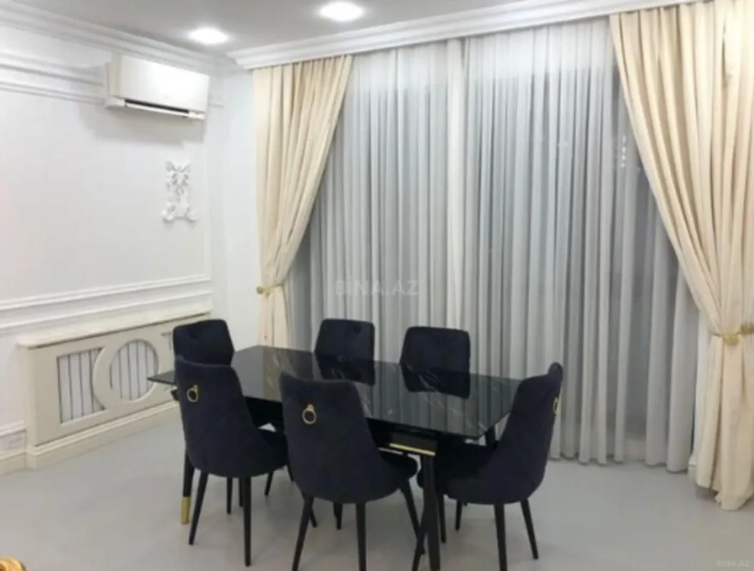 Kirayə verilir 4 otaqlı mənzil 260 m²