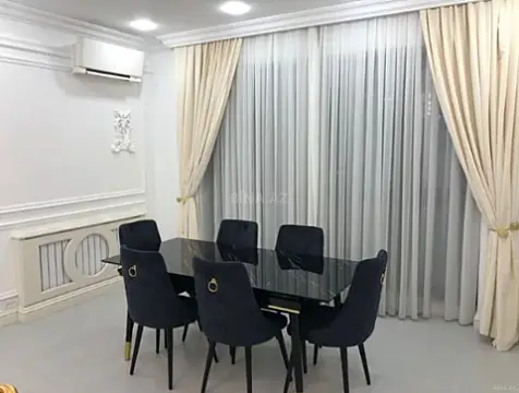Kirayə verilir 4 otaqlı mənzil 260 m²