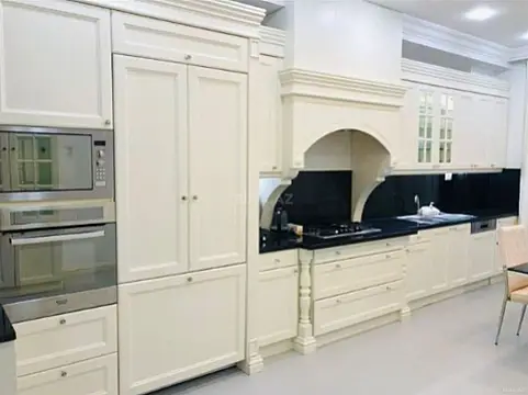 Kirayə verilir 4 otaqlı mənzil 260 m²