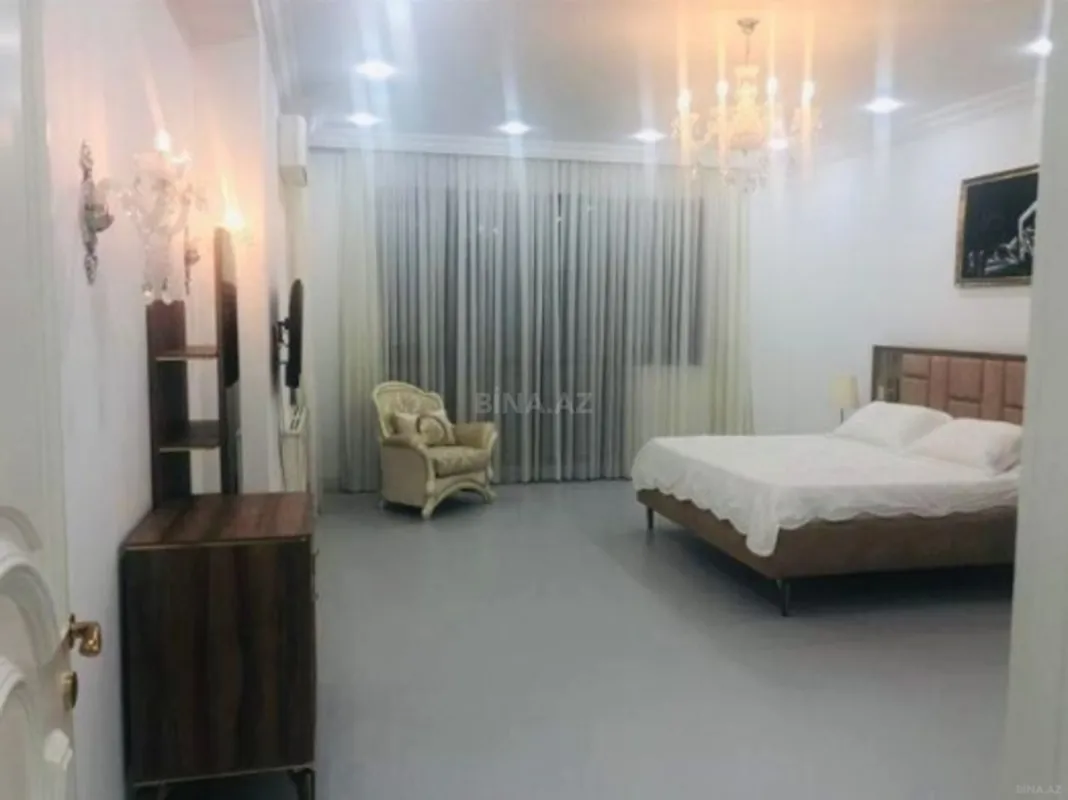 Kirayə verilir 4 otaqlı mənzil 260 m²