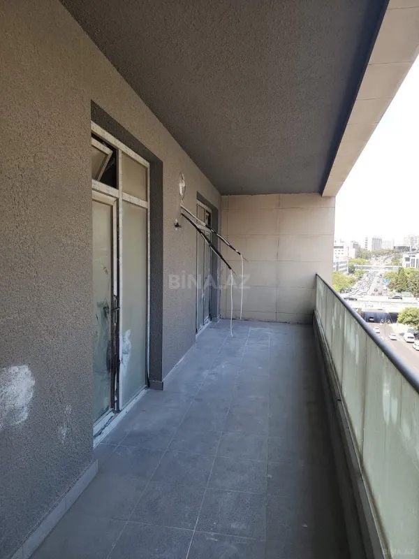Satılır 3 otaqlı mənzil 148 m²