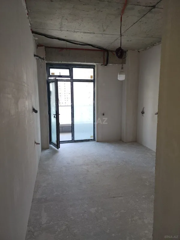 Satılır 3 otaqlı mənzil 148 m²