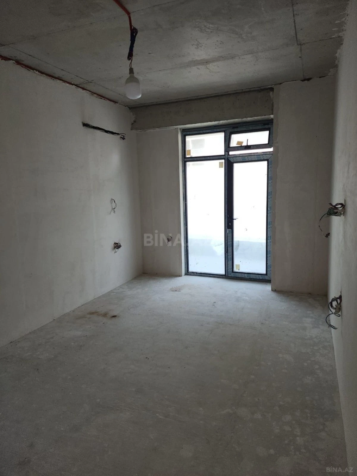 Satılır 3 otaqlı mənzil 148 m²