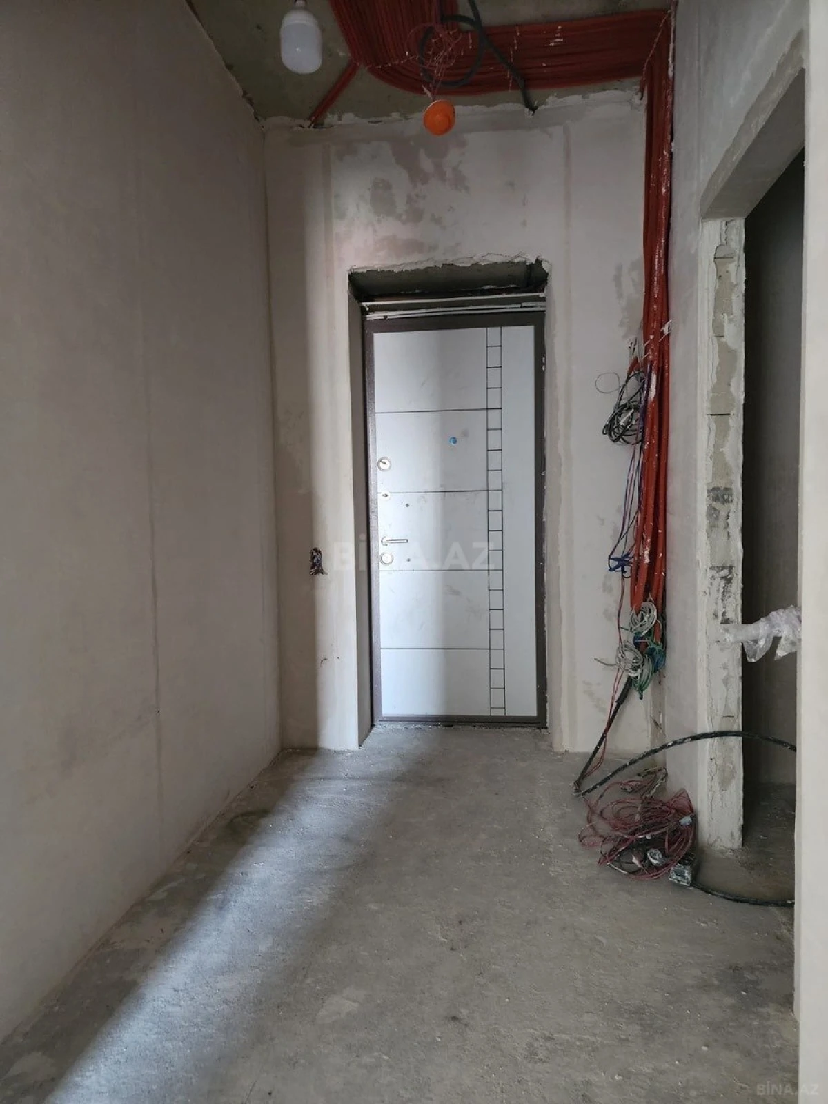 Satılır 3 otaqlı mənzil 148 m²
