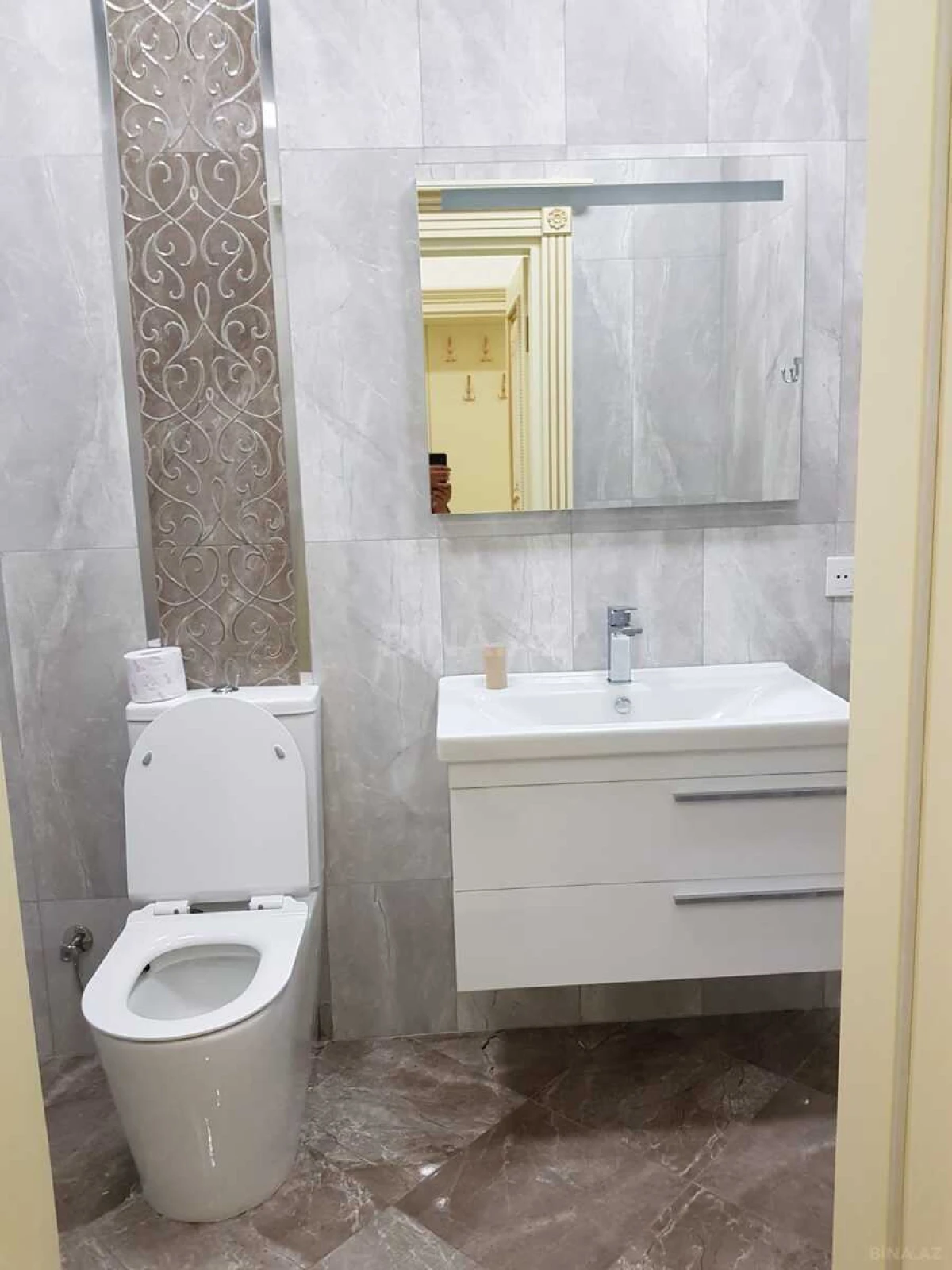 Satılır 3 otaqlı mənzil 148 m²