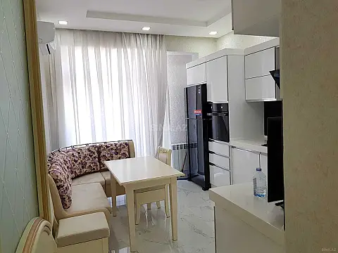 Satılır 3 otaqlı mənzil 148 m²