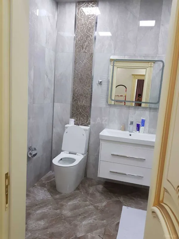 Satılır 3 otaqlı mənzil 148 m²